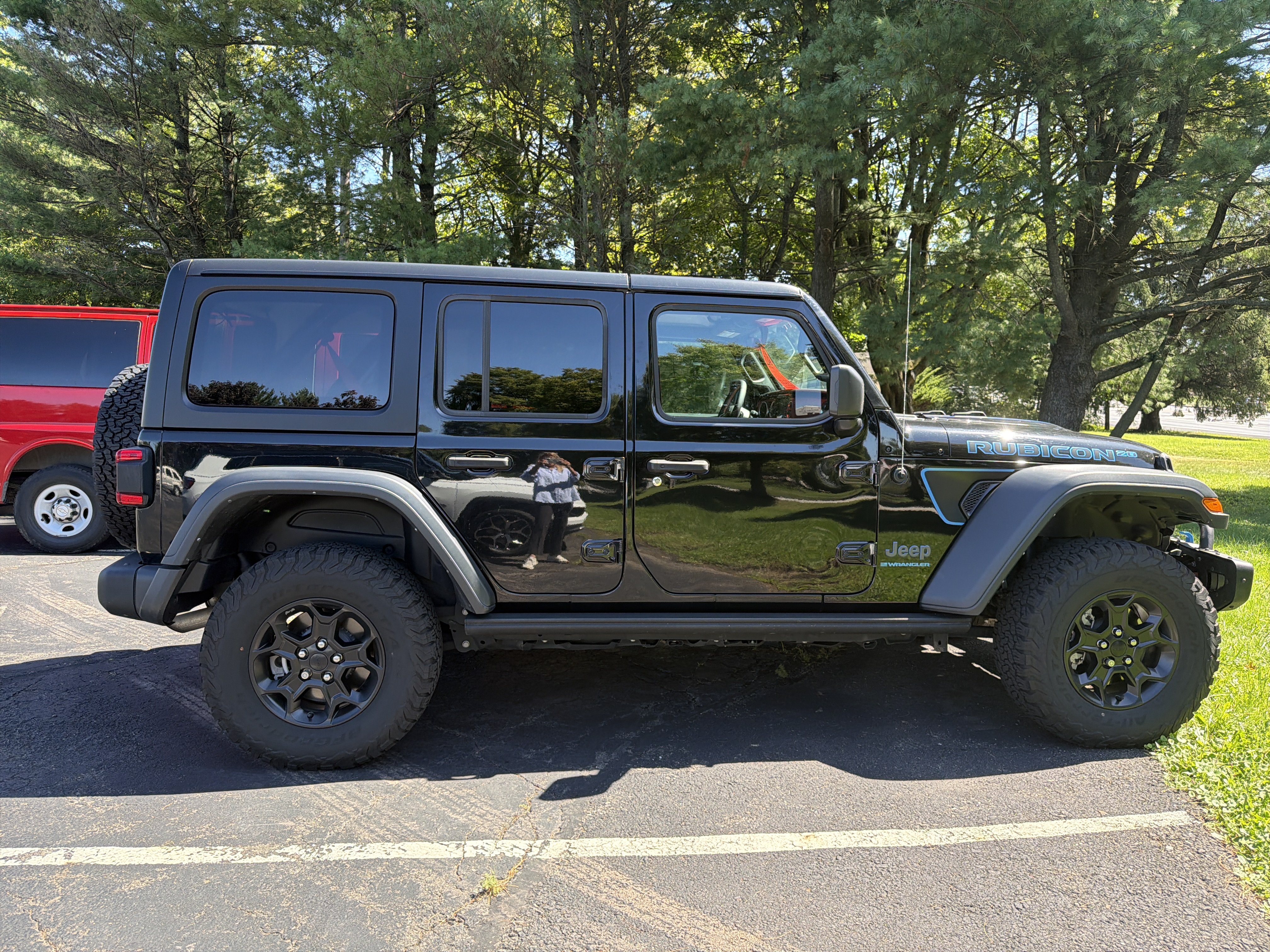 Used 2023 Jeep Wrangler Unlimited Rubicon 4xe AWD/4WD image 9
