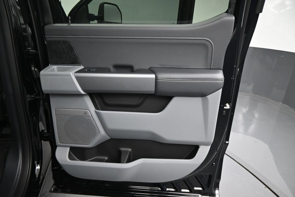 New 2026 Ford F250 XLT w/ XLT Premium Package AWD/4WD image 9