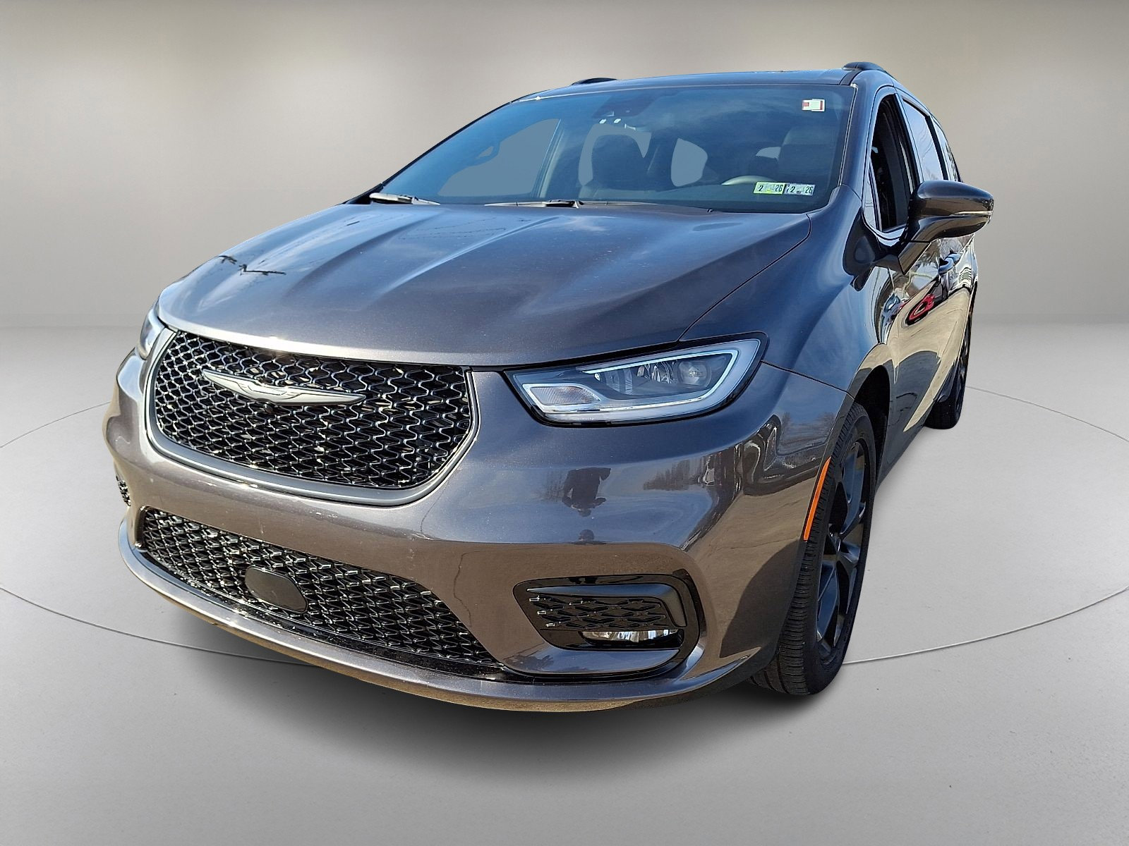 Used 2022 Chrysler Pacifica Touring-L w/ S Appearance Package image 4