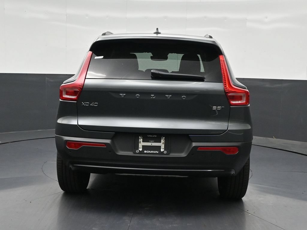New 2026 Volvo XC40 B5 Plus w/ Climate Package AWD/4WD image 4