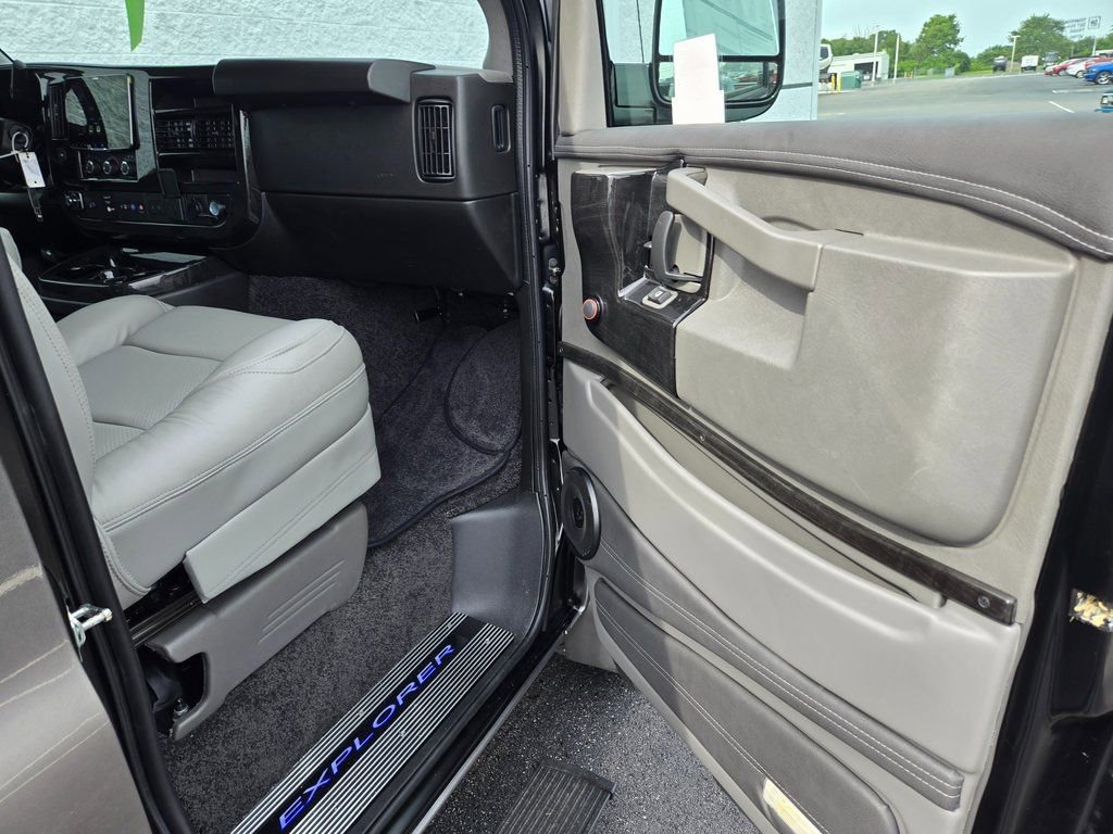 New 2025 GMC Savana 2500 w/ Driver Convenience Package image 29