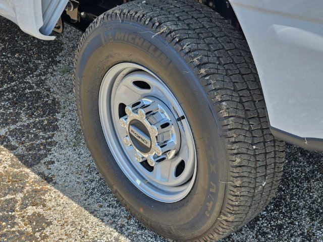 New 2026 Ford F250 XL w/ FX4 Off-Road Package AWD/4WD image 6