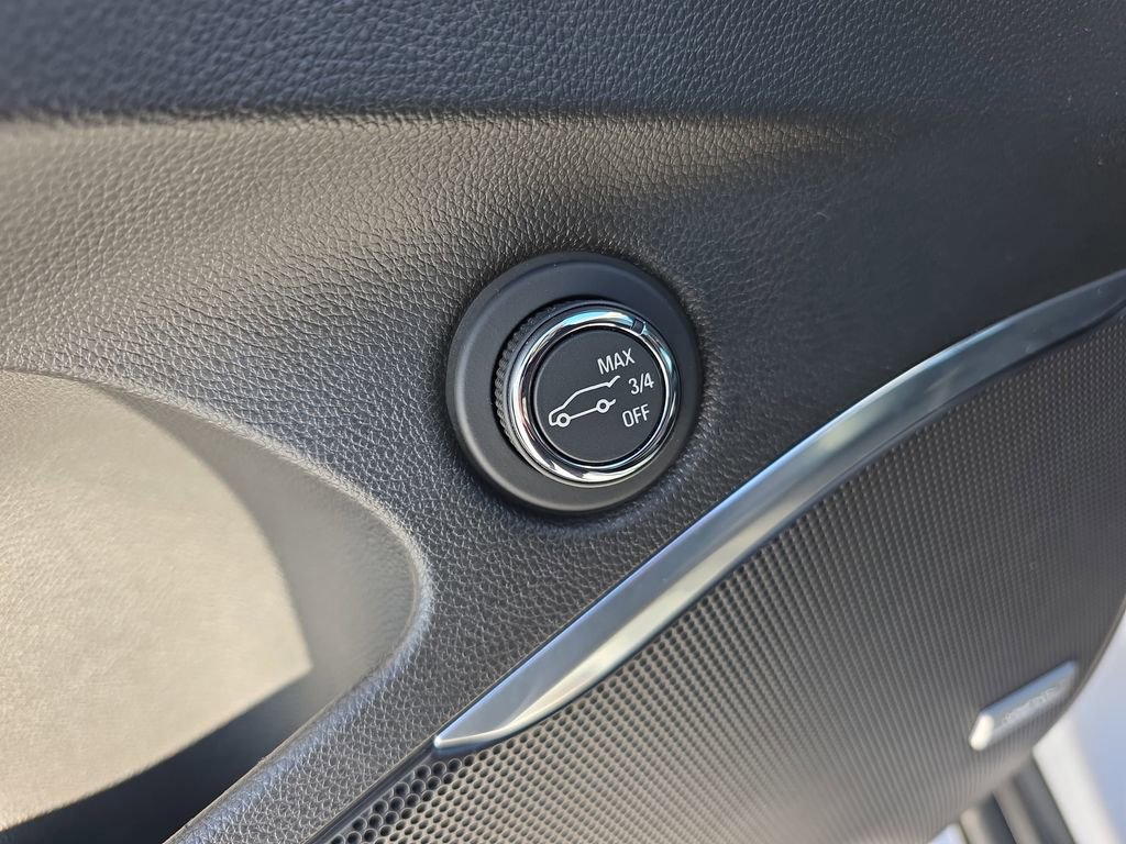 Used 2021 Buick Enclave Essence image 30