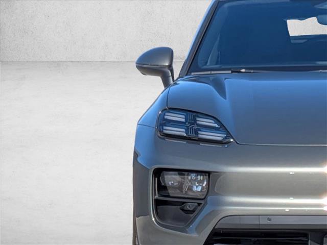 Used 2025 Porsche Macan Electric image 12