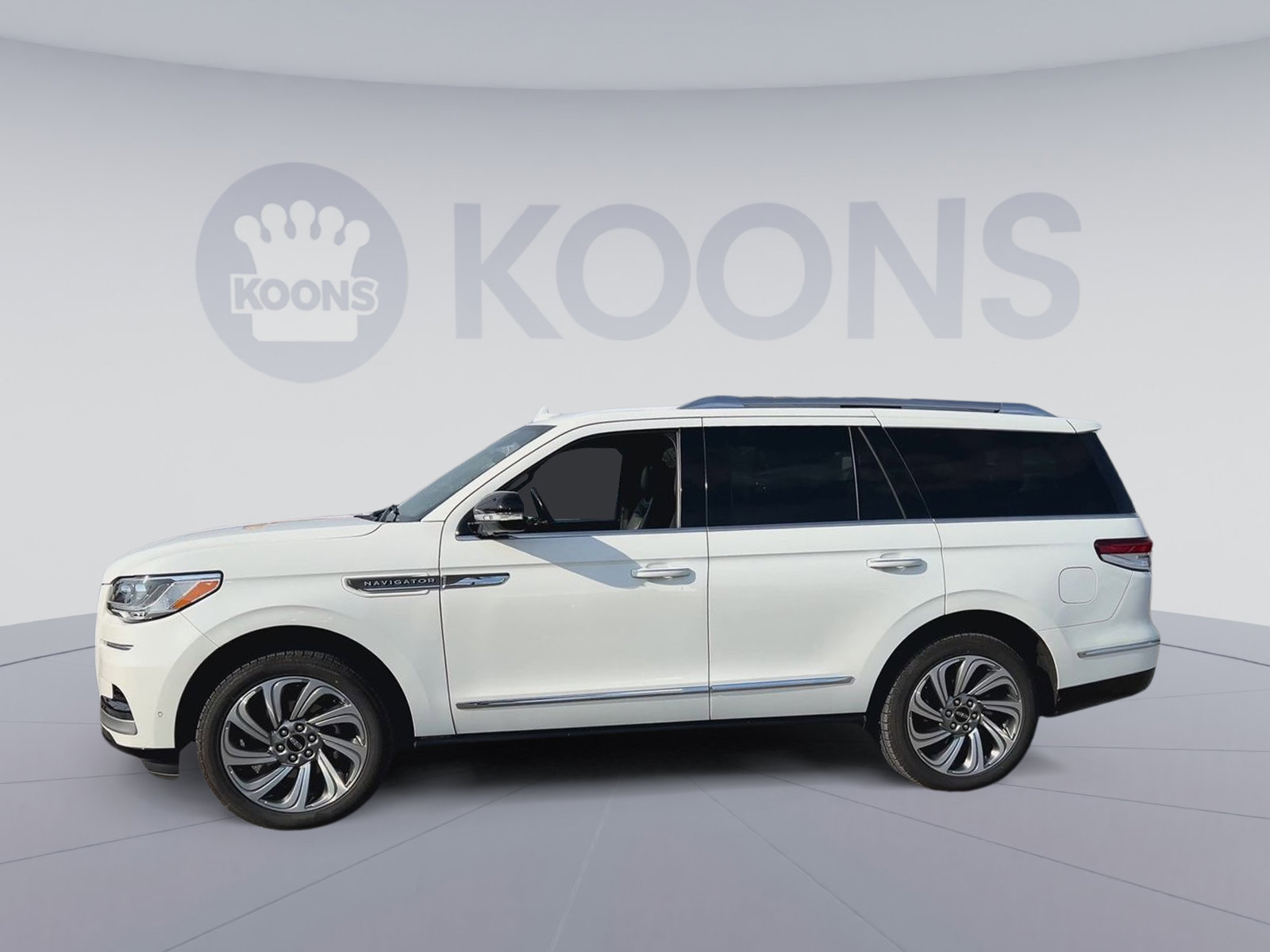 Used 2023 Lincoln Navigator Reserve AWD/4WD image 8