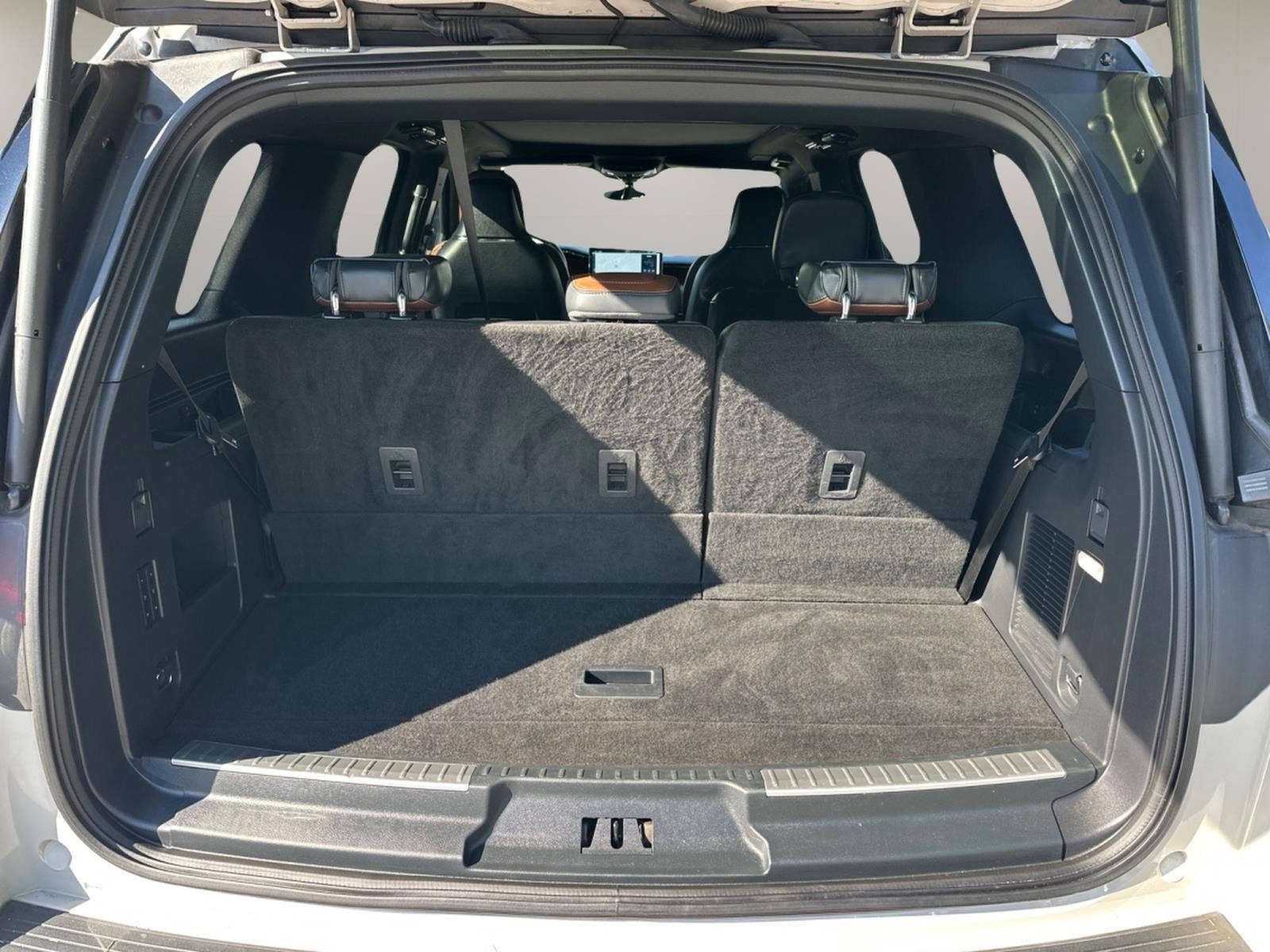Used 2024 Lincoln Navigator Reserve AWD/4WD image 30