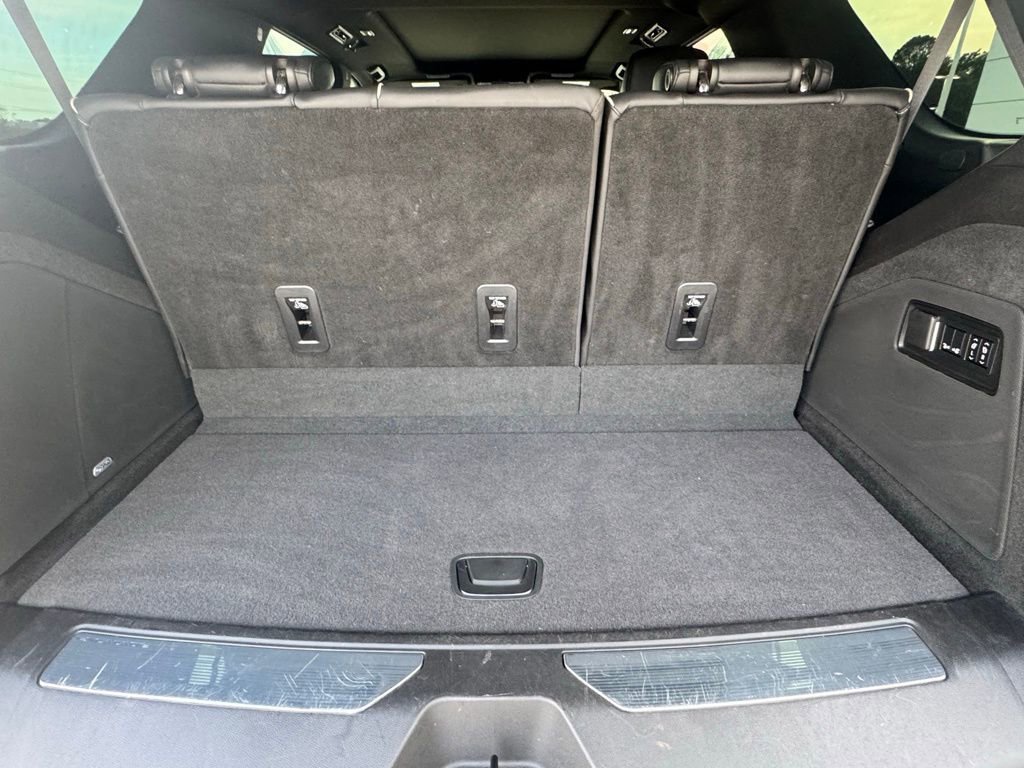 Used 2021 Cadillac Escalade Premium Luxury RWD image 35