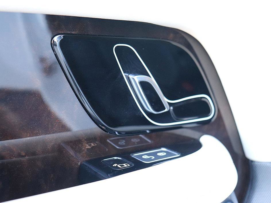 Used 2019 Land Rover Range Rover HSE image 34