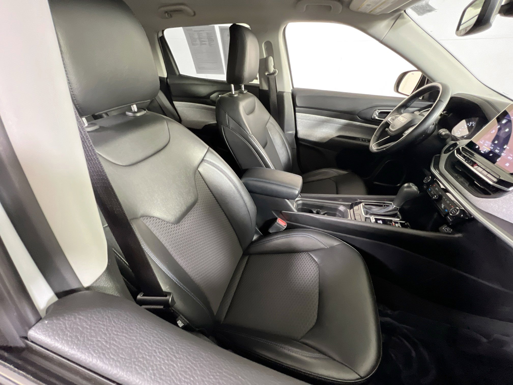 Used 2022 Jeep Compass Latitude w/ Convenience Group AWD/4WD image 25
