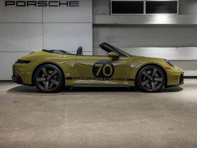 Used 2026 Porsche 911 Carrera 4 GTS image 9