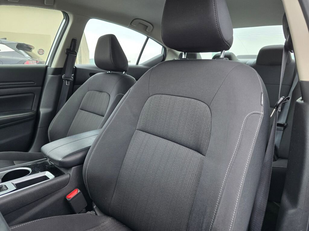 Used 2024 Nissan Altima 2.5 SV image 24