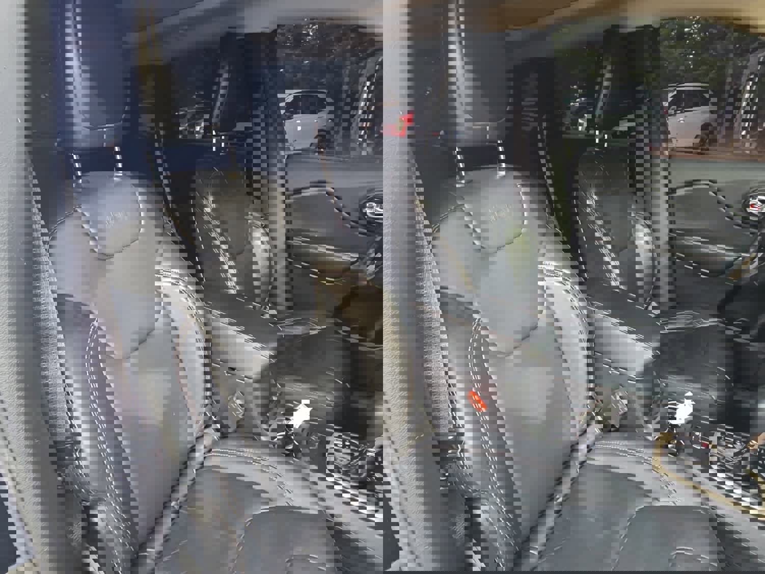 Used 2017 Jeep Cherokee Limited image 11