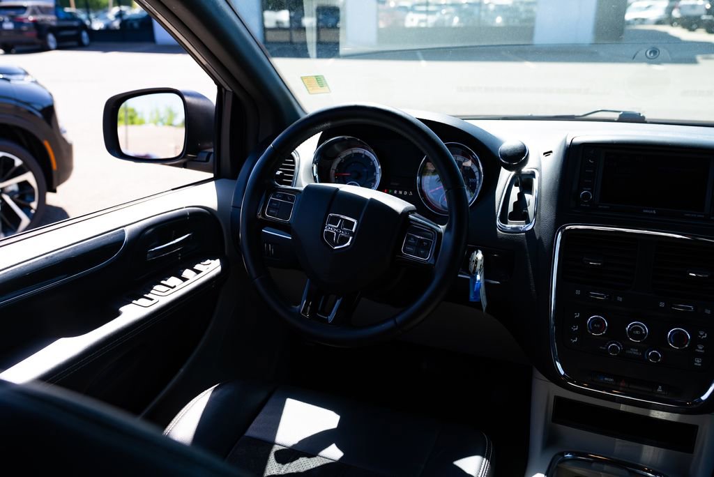 Used 2019 Dodge Grand Caravan SXT FWD image 9