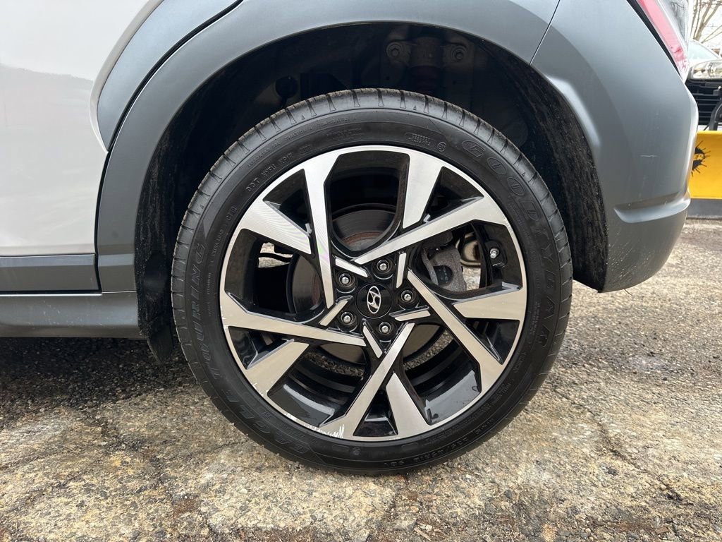 Used 2023 Hyundai Kona Limited image 27
