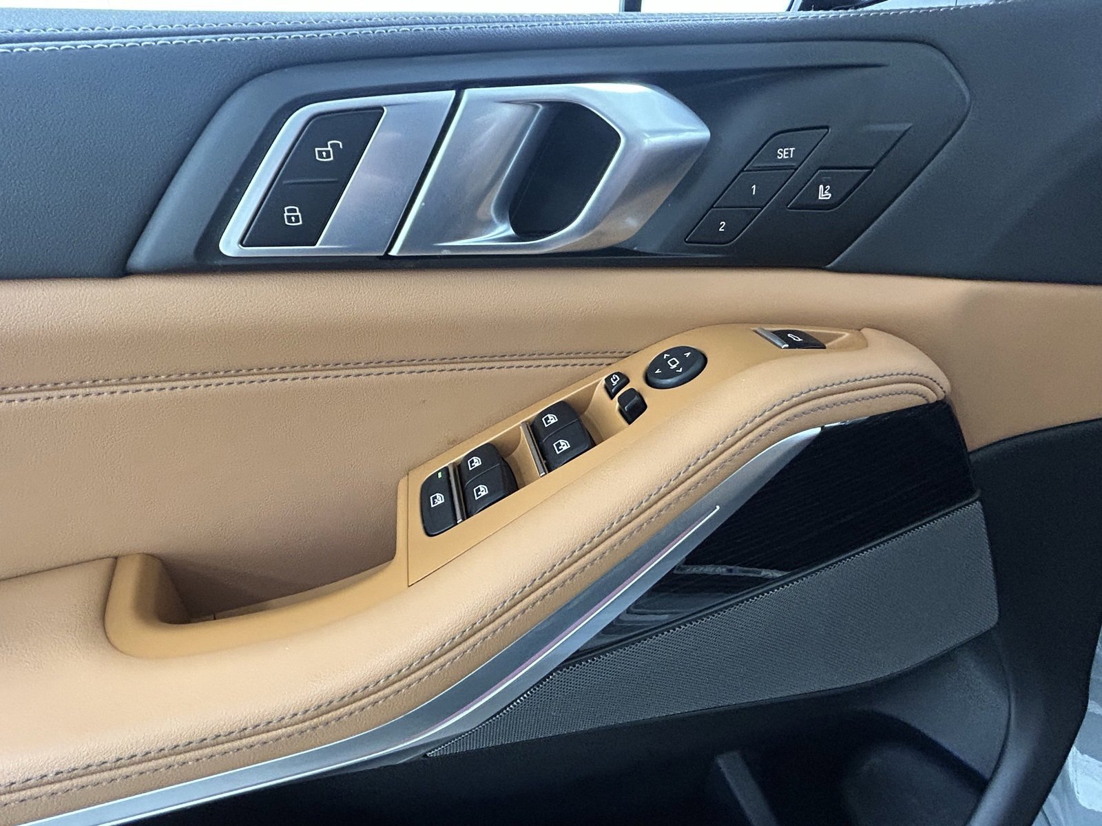 Used 2025 BMW X5 M60i image 26