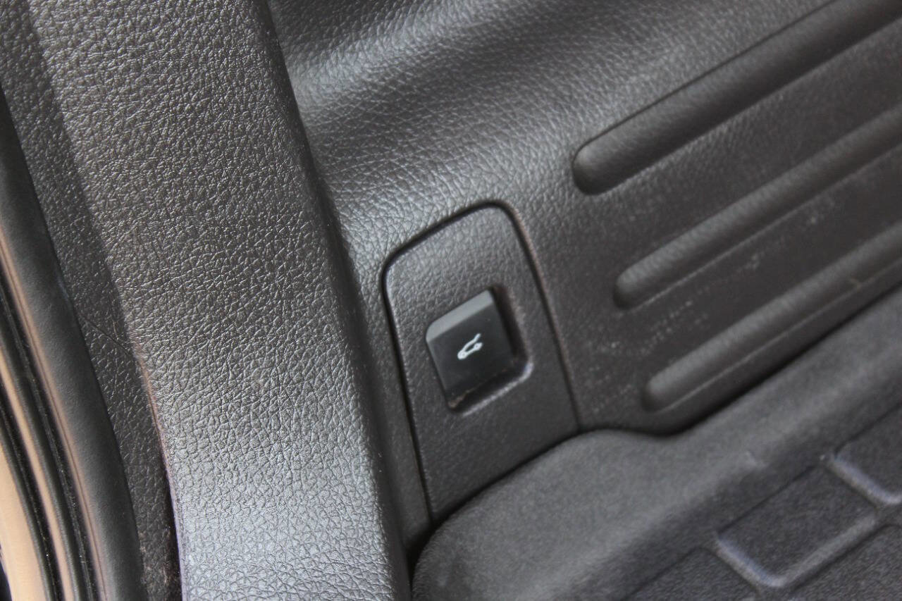 Used 2013 Ford Edge Limited image 17