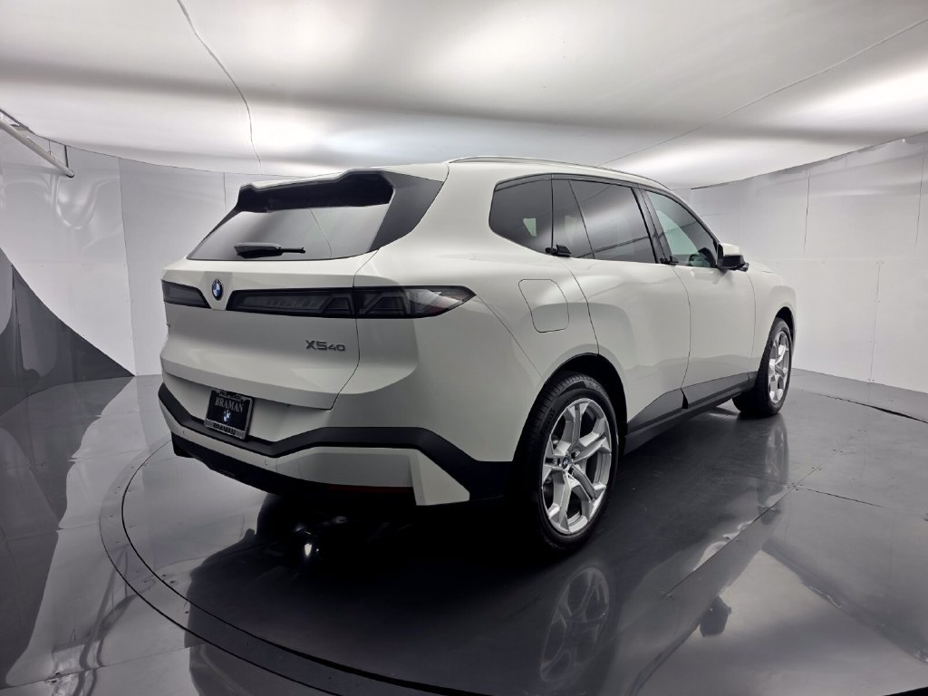 New 2027 BMW X5 xDrive50e w/ Climate Package AWD/4WD image 4