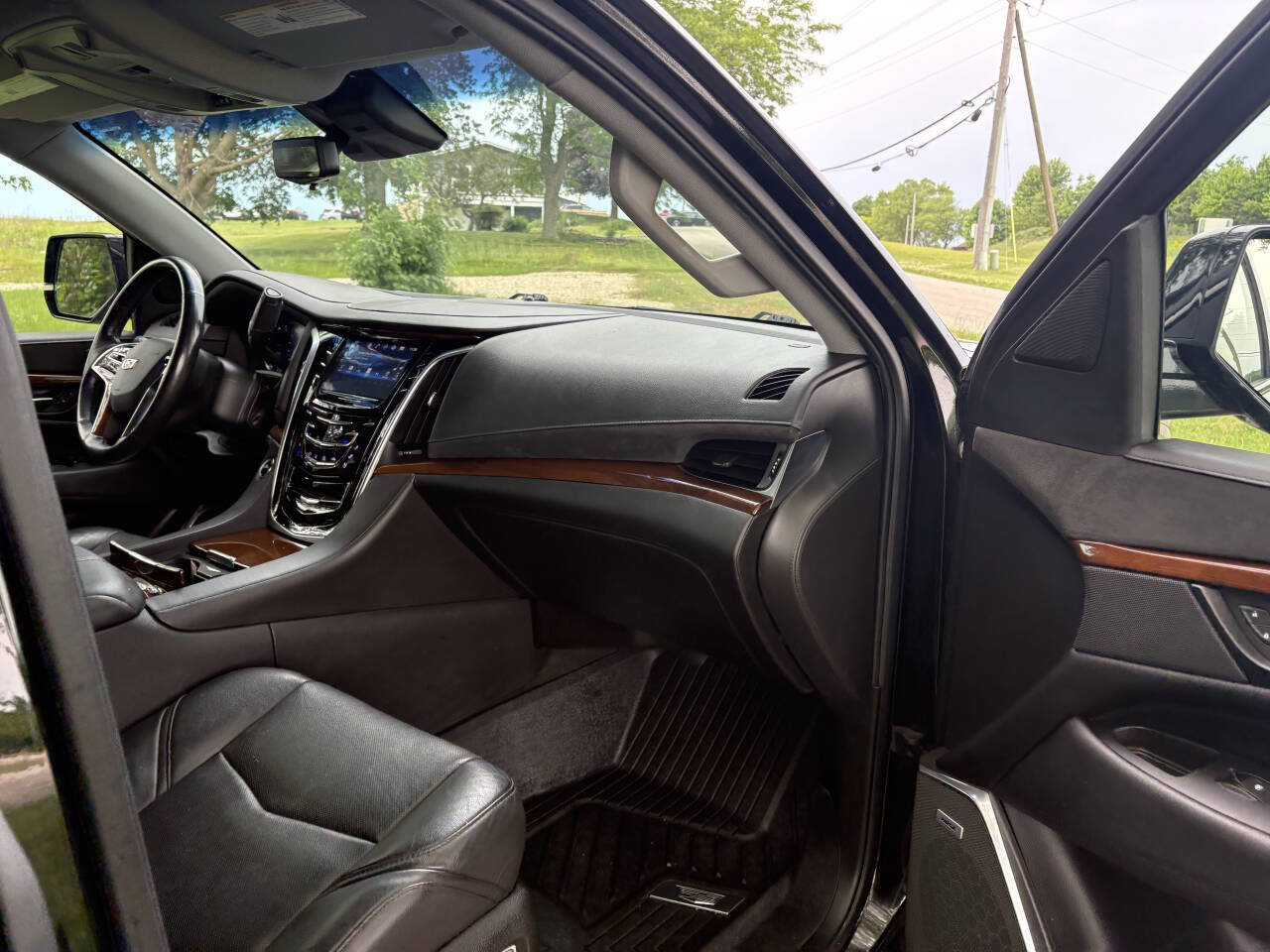 Used 2020 Cadillac Escalade Premium Luxury AWD/4WD image 40