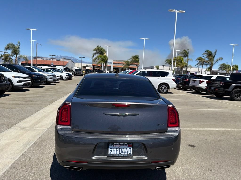 Used 2023 Chrysler 300 Touring L RWD image 7