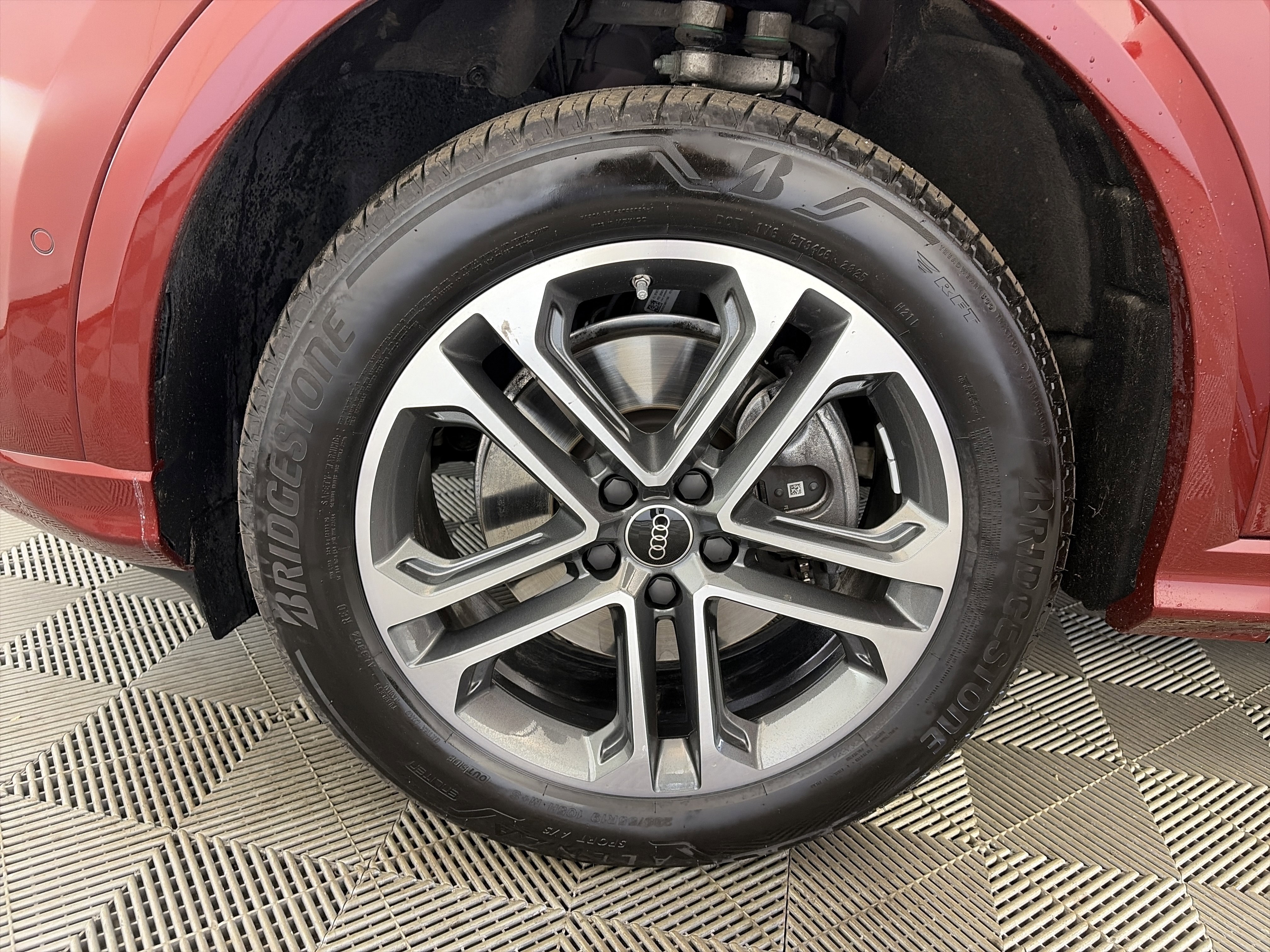 Used 2025 Audi Q5 Premium Plus w/ Premium Plus image 13