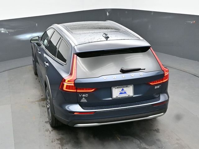 Used 2023 Volvo V60 B5 Cross Country Plus image 46