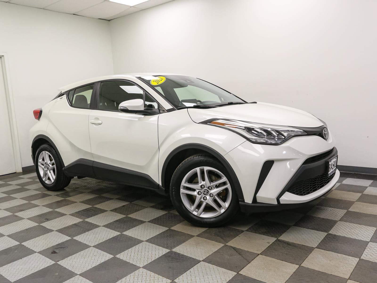 Used 2021 Toyota C-HR LE image 3