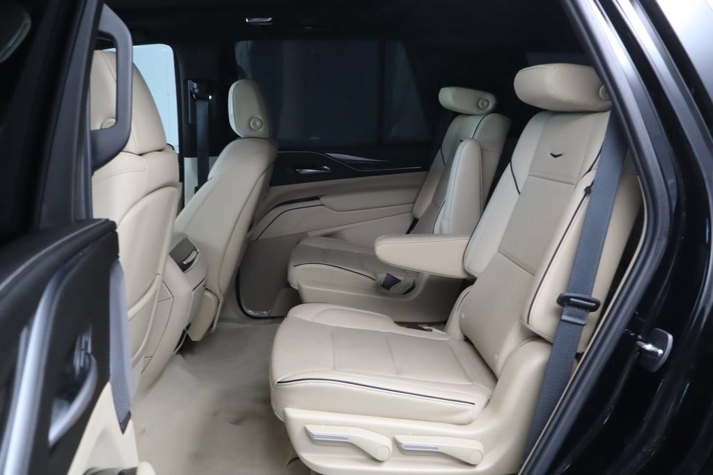 Used 2023 Cadillac Escalade Premium Luxury w/ Performance Package AWD/4WD image 31