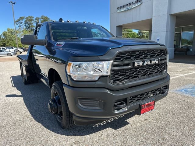 Used 2022 RAM 3500 Tradesman image 1