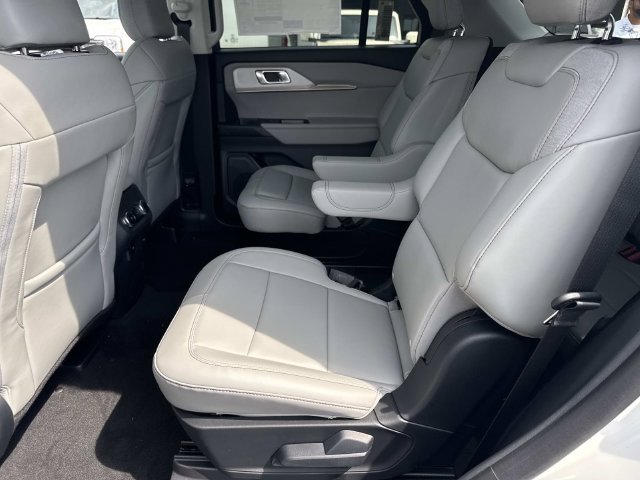 New 2026 Ford Explorer Active w/ Active Comfort Package RWD image 17