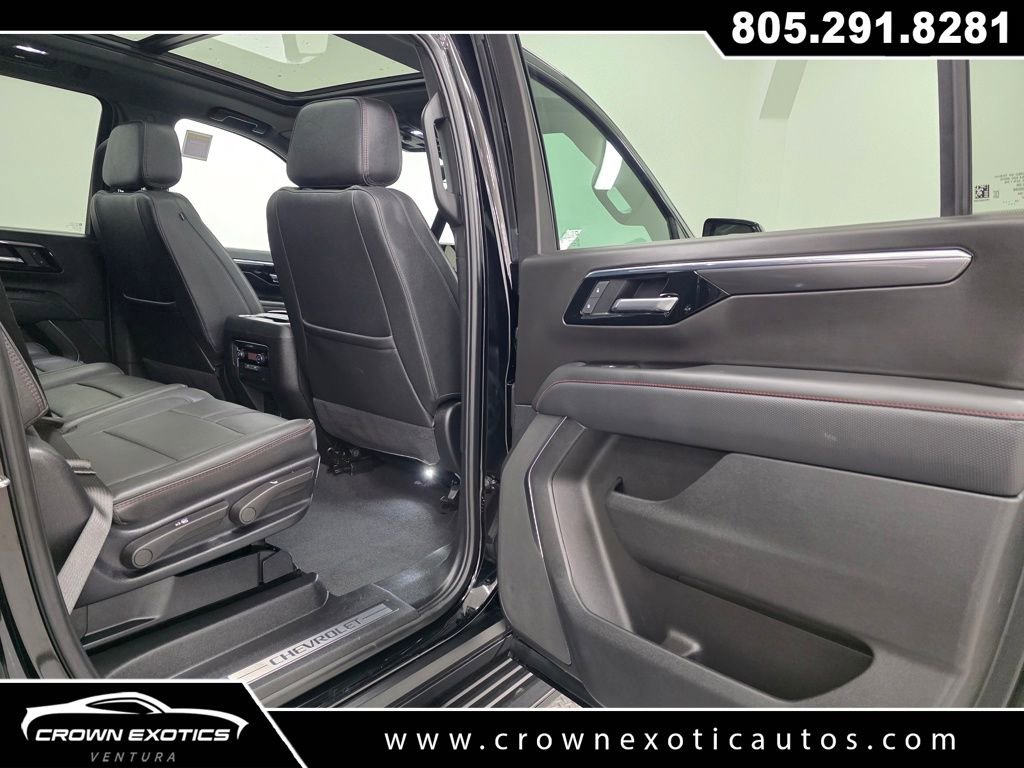 Used 2025 Chevrolet Suburban RST w/ Sun And Tow Package image 15