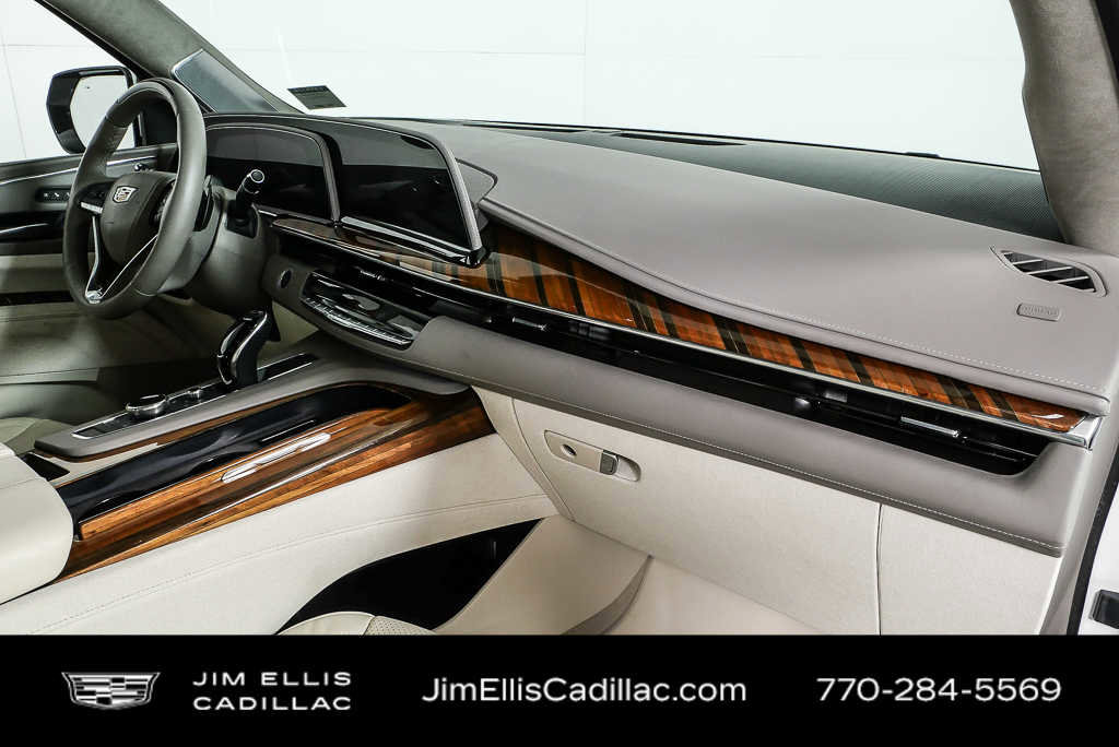 Used 2024 Cadillac Escalade ESV Sport Platinum w/ Heavy-Duty Trailer Package image 26