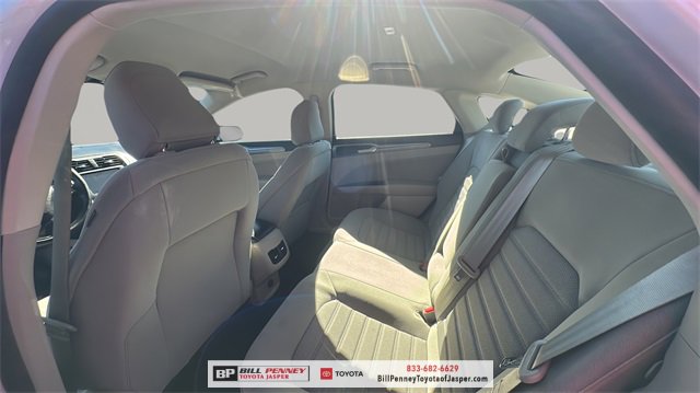 Used 2020 Ford Fusion SE image 12