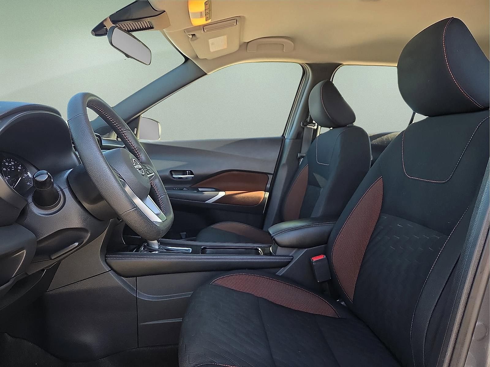 Used 2023 Nissan Kicks SR FWD image 14