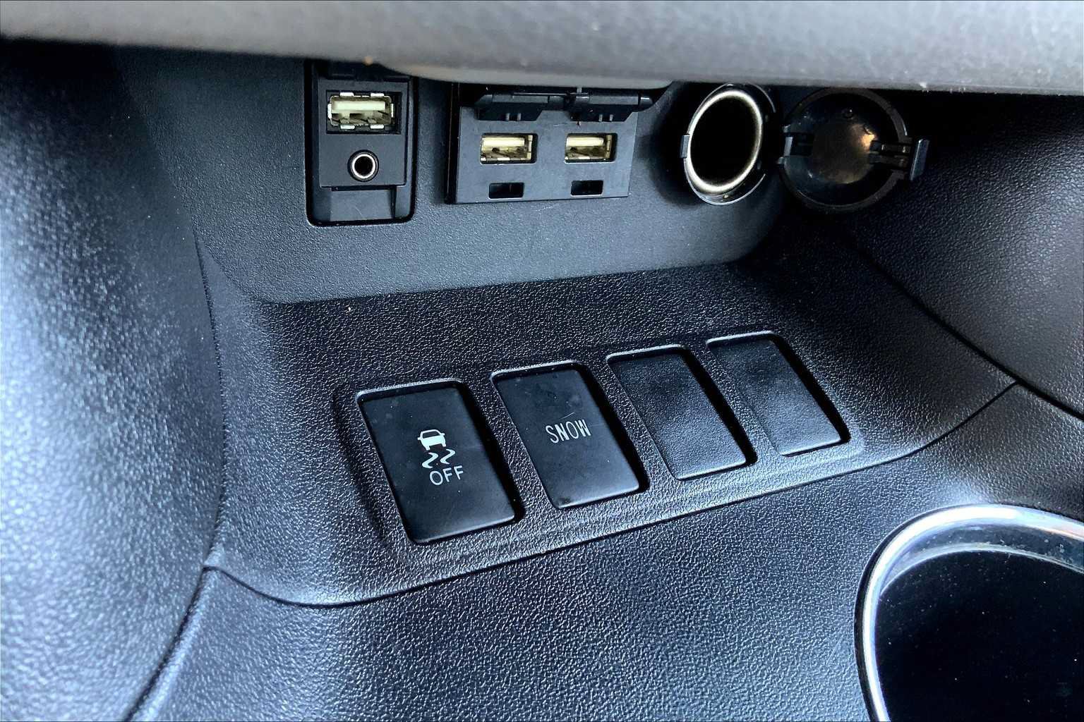 Used 2019 Toyota Highlander LE FWD image 32