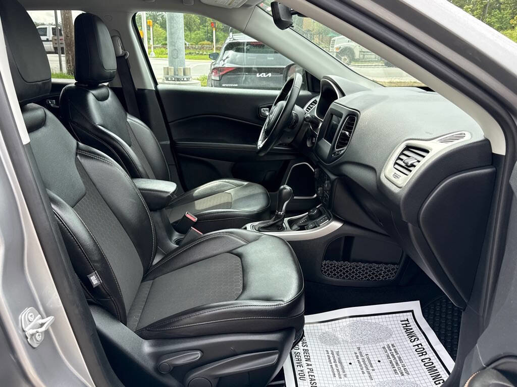 Used 2020 Jeep Compass Latitude w/ Cold Weather Group image 11