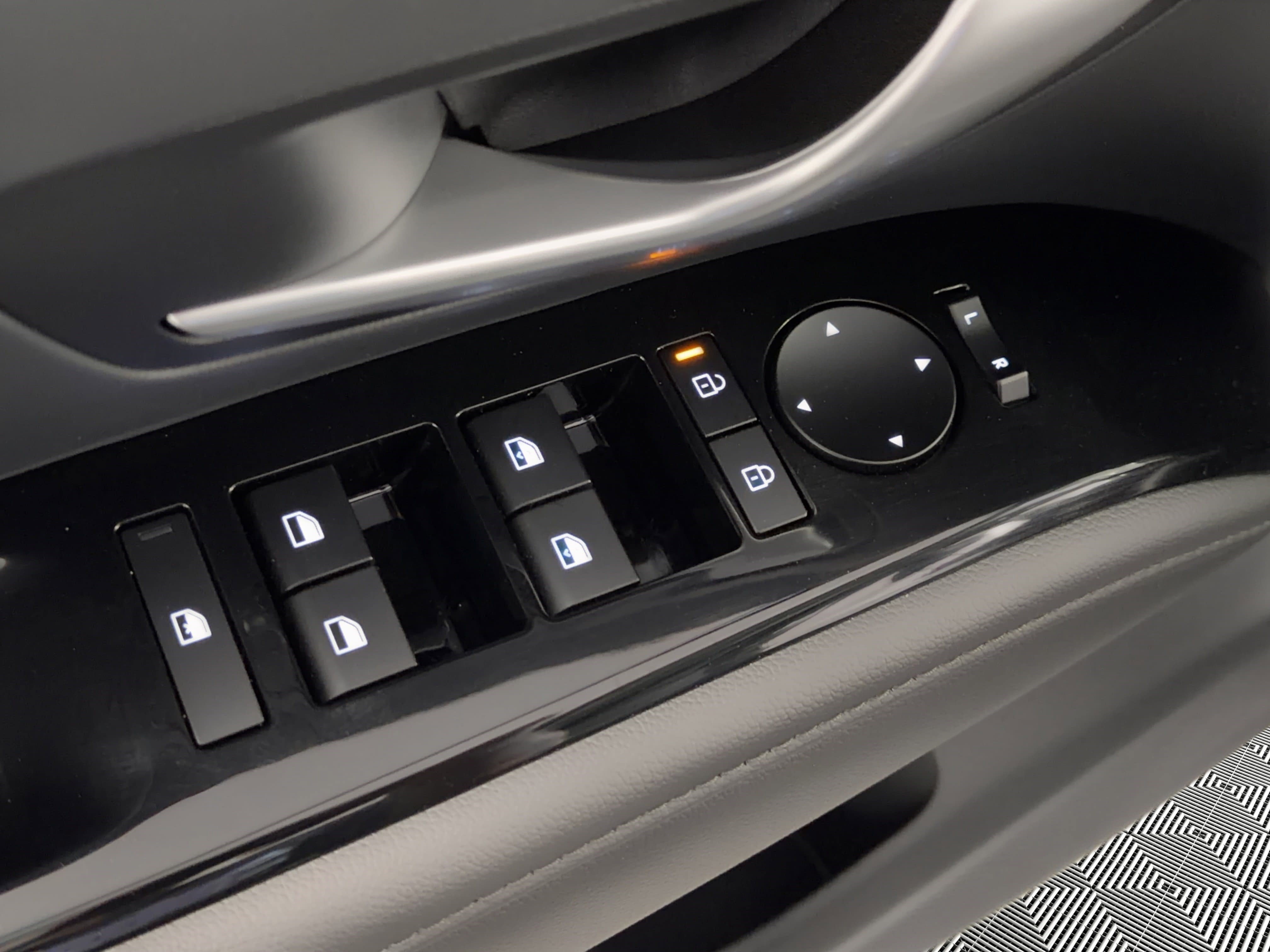 Used 2025 Hyundai Tucson Limited image 15