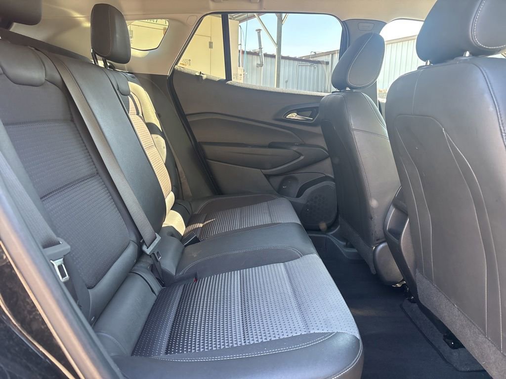 Used 2025 Chevrolet Trax LT image 15