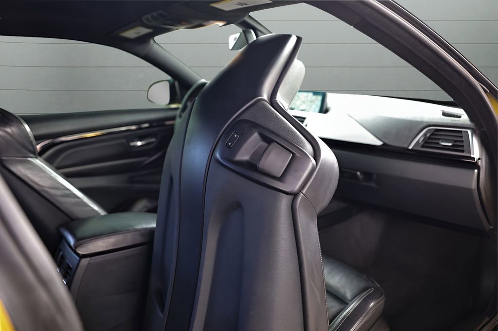Used 2018 BMW M4 Coupe RWD image 43