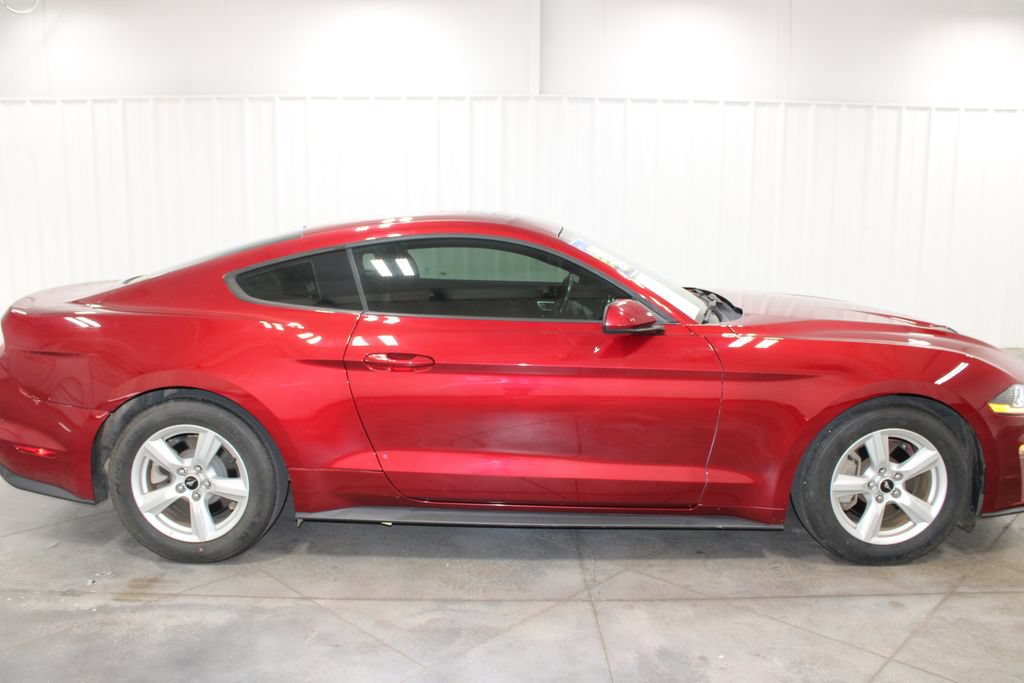 Used 2018 Ford Mustang Coupe RWD image 11