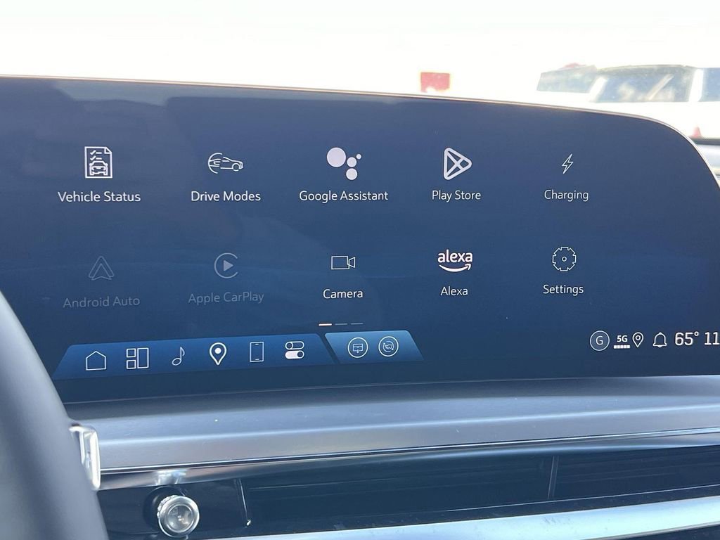 New 2025 Cadillac Lyriq Sport image 17