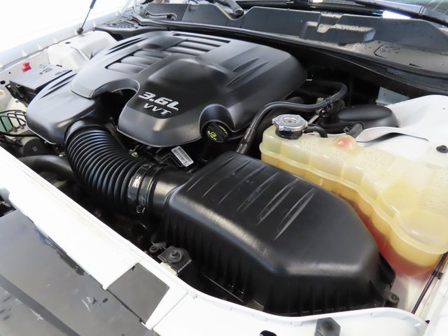 Used 2019 Dodge Challenger SXT w/ Blacktop Package image 33