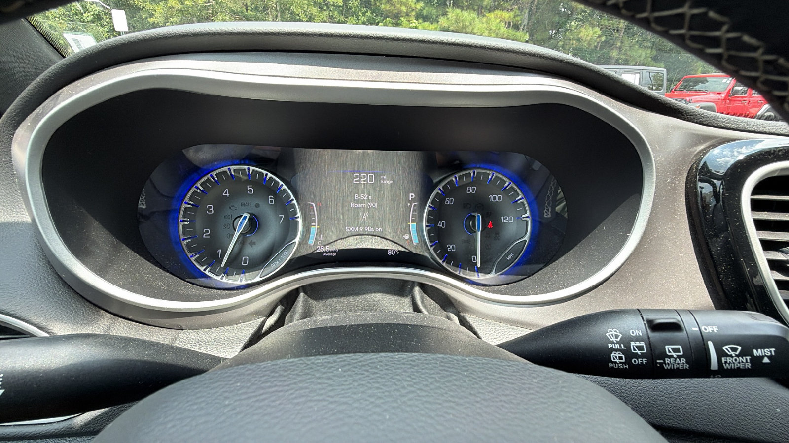 Used 2025 Chrysler Pacifica Select FWD image 28