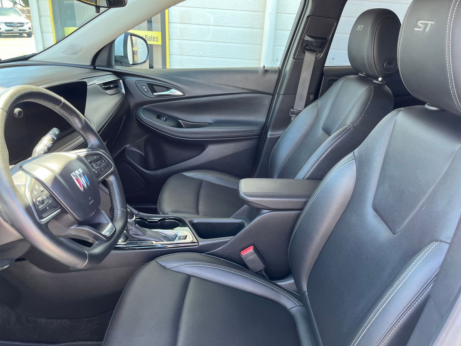 Used 2024 Buick Encore GX Sport Touring image 25