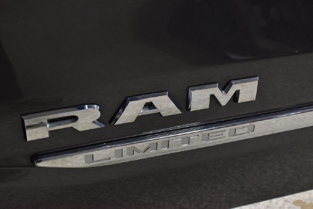 Used 2022 RAM 1500 Limited w/ Body-Colour Bumper Group AWD/4WD image 41