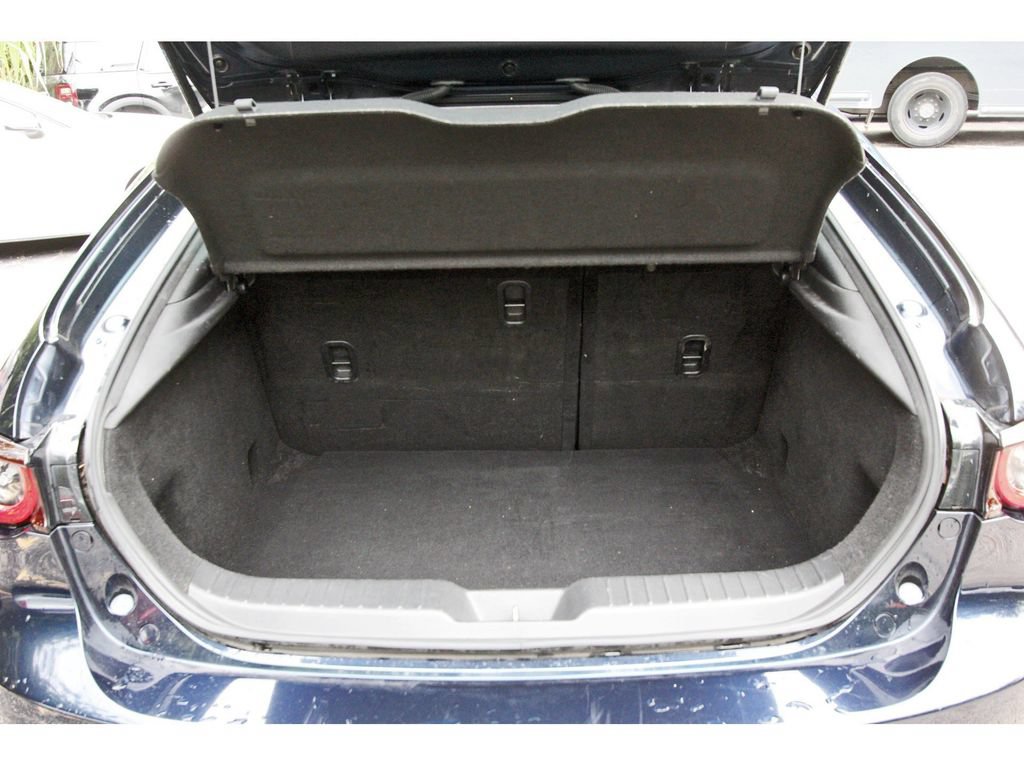Used 2021 MAZDA MAZDA3 s FWD image 6