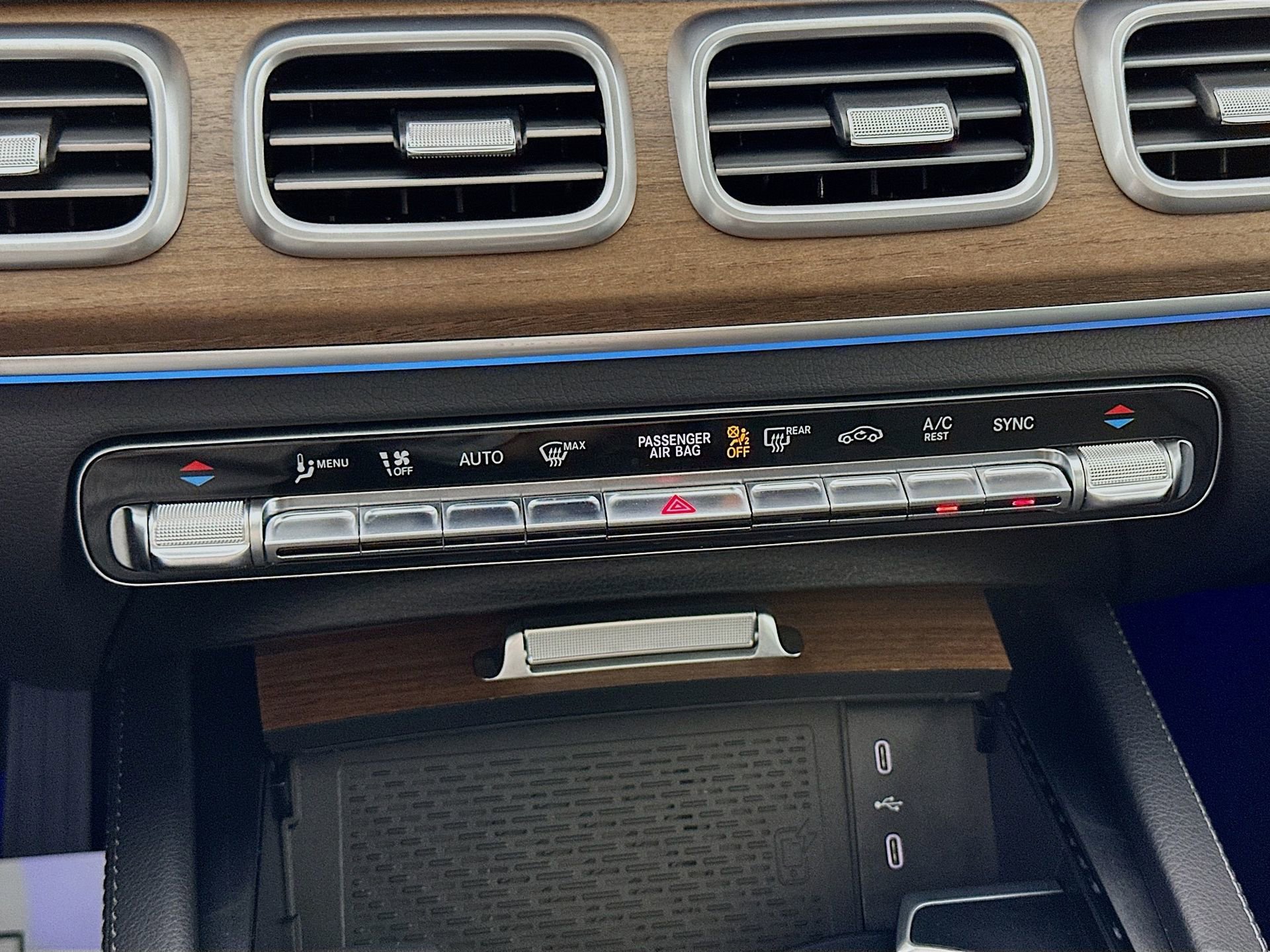 Certified 2025 Mercedes-Benz GLE 350 4MATIC image 17