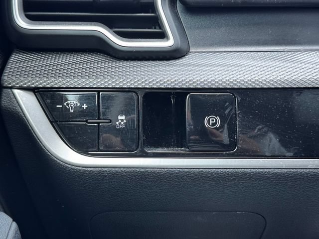 Used 2025 Kia Sportage LX FWD image 23