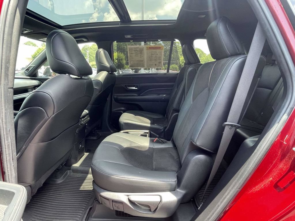 Used 2024 Toyota Grand Highlander AWD Hybrid image 17