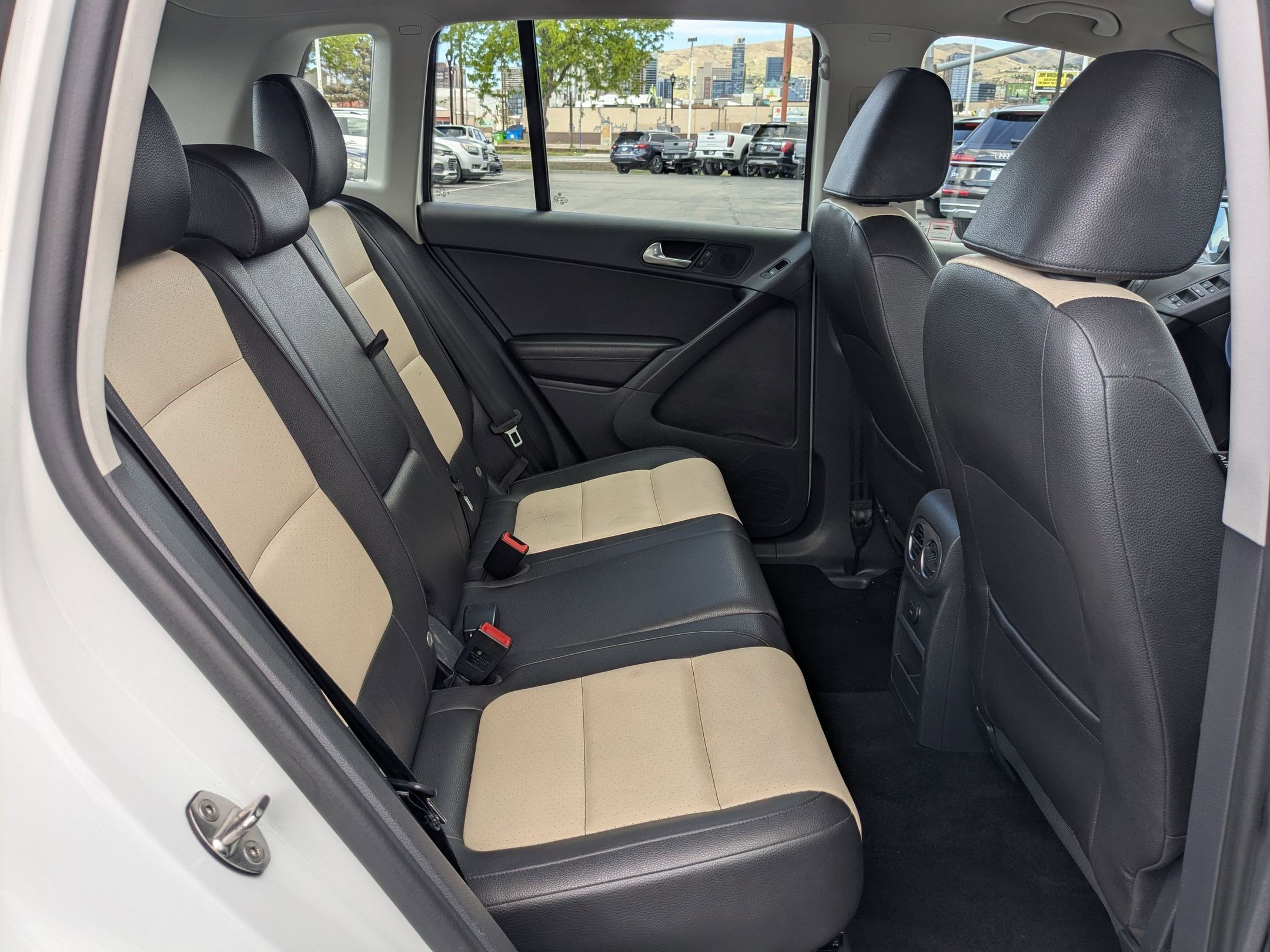 Used 2017 Volkswagen Tiguan S image 31