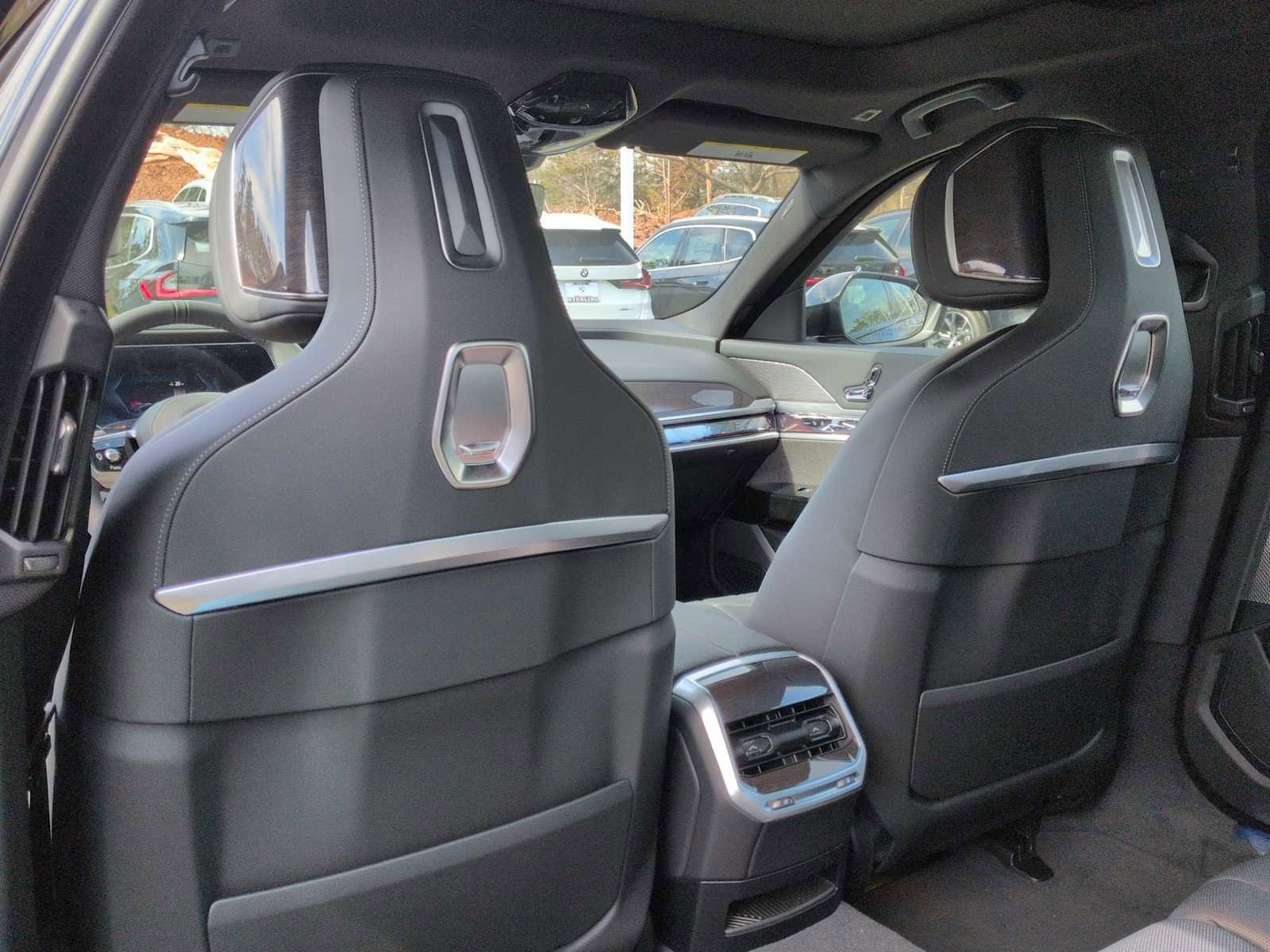 New 2026 BMW i7 xDrive60 w/ Executive Package image 19